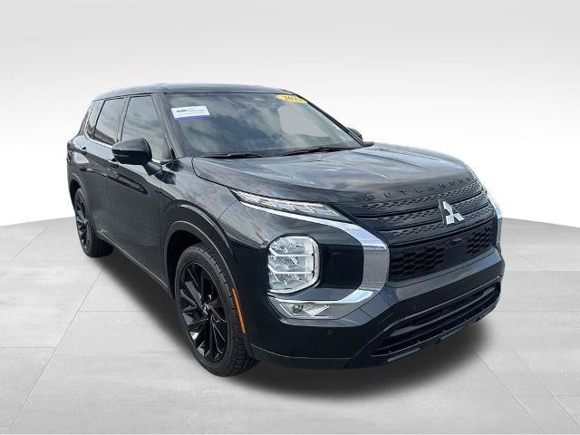 Used 2023 Mitsubishi Outlander SEL Black Edition AWD/4WD image 7