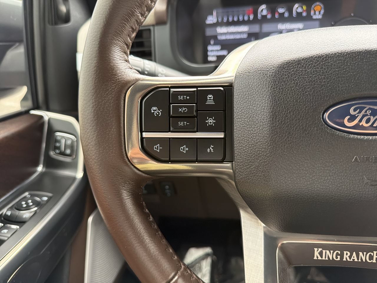 Certified 2025 Ford F150 King Ranch AWD/4WD image 29
