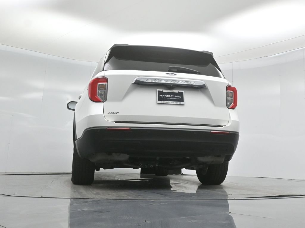 Certified 2023 Ford Explorer XLT RWD image 48
