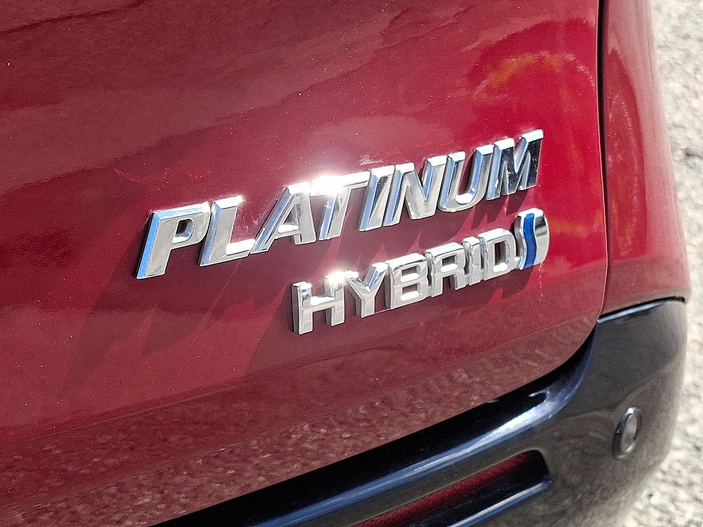 Used 2023 Toyota Sienna Platinum AWD/4WD image 30