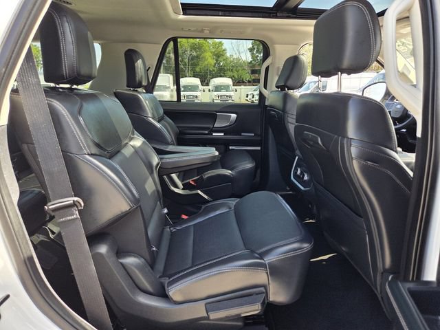 Certified 2025 Ford Expedition Platinum AWD/4WD image 19