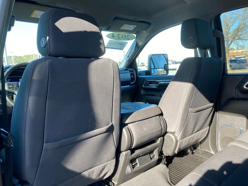 Used 2024 Chevrolet Silverado 2500 LT image 28