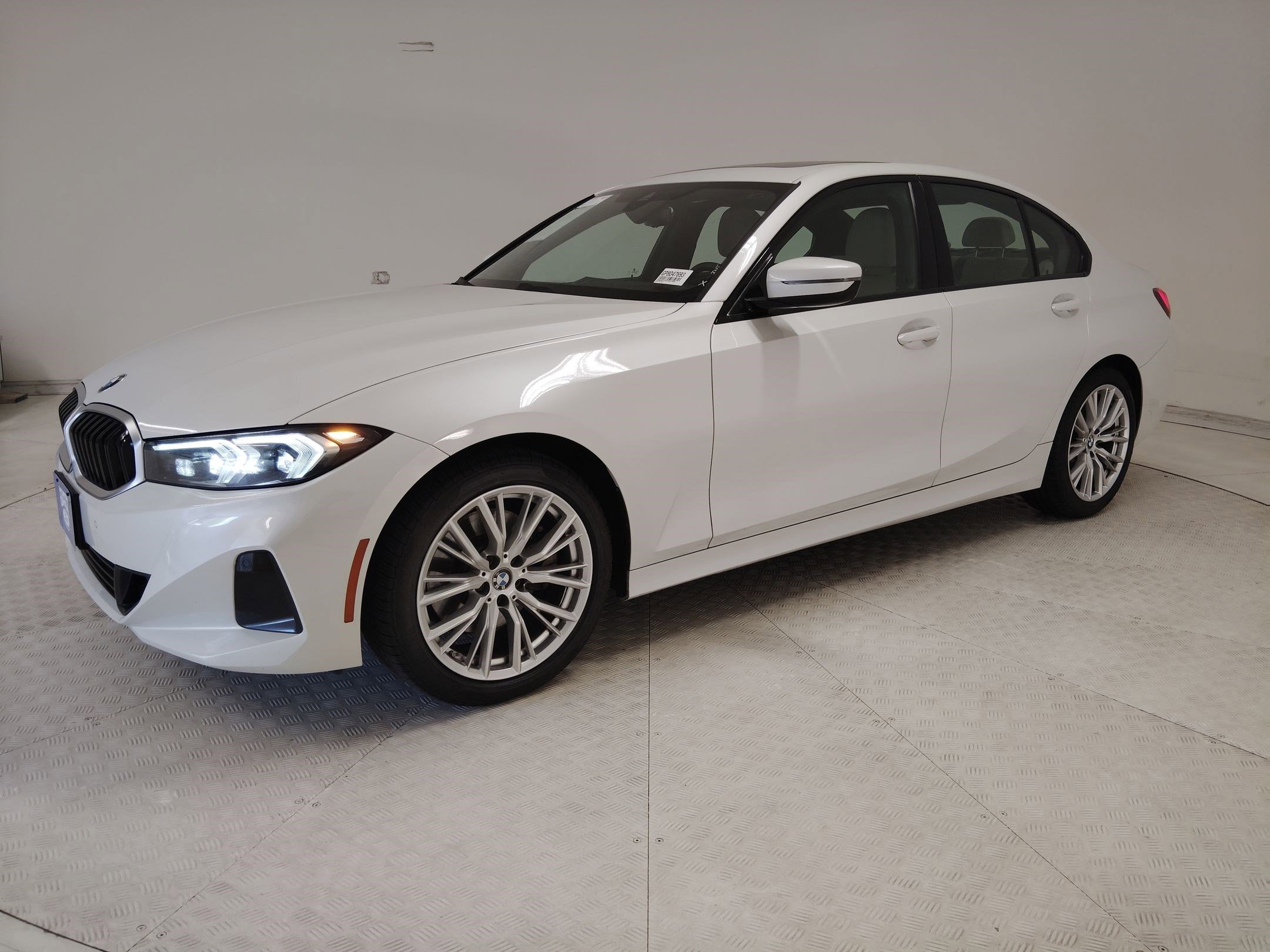 Used 2023 BMW 330i Sedan w/ Premium Package image 2
