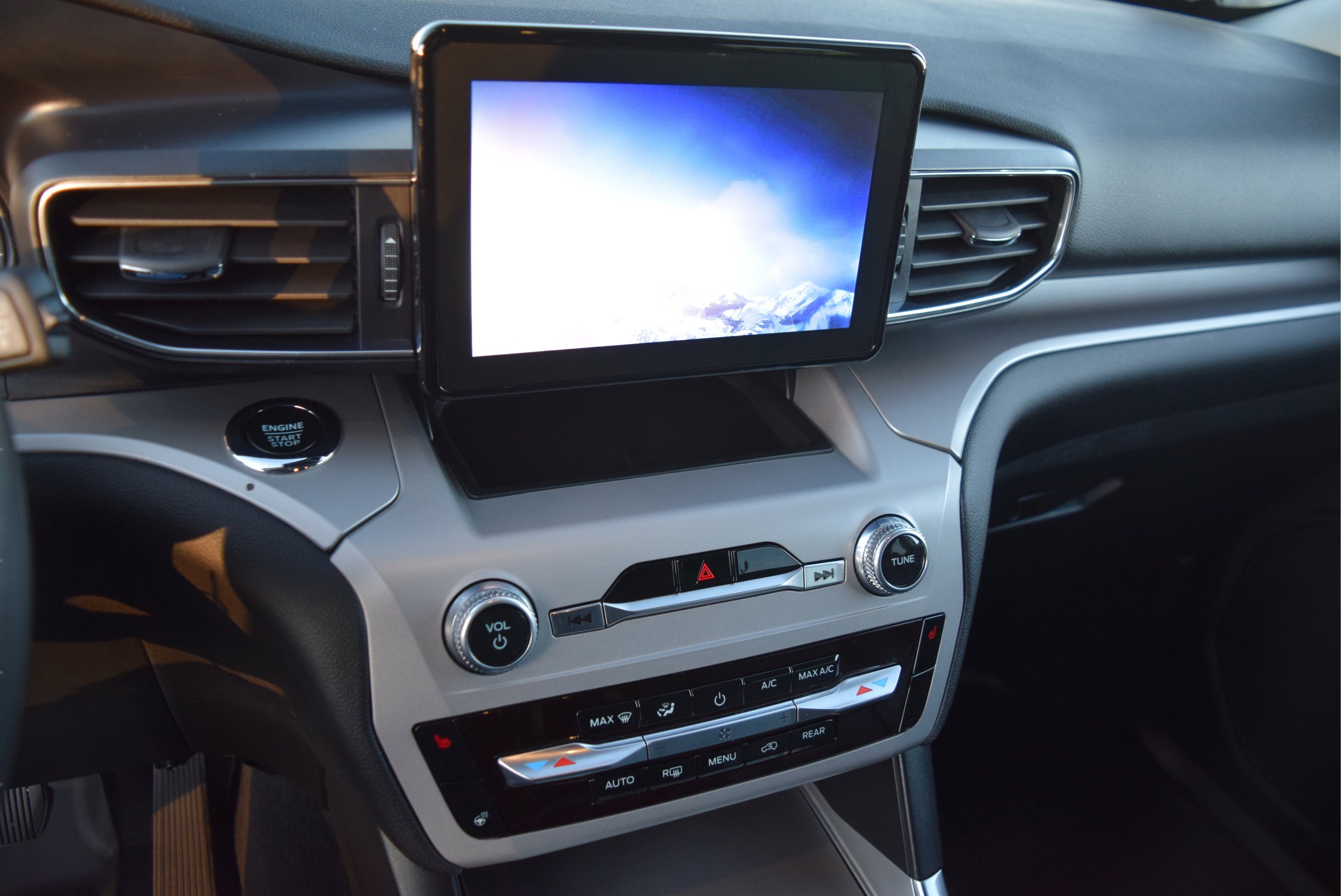 Certified 2023 Ford Explorer XLT w/ Equipment Group 202A image 13