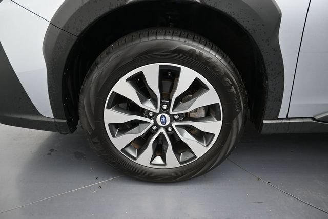 Used 2025 Subaru Outback Touring AWD/4WD image 10