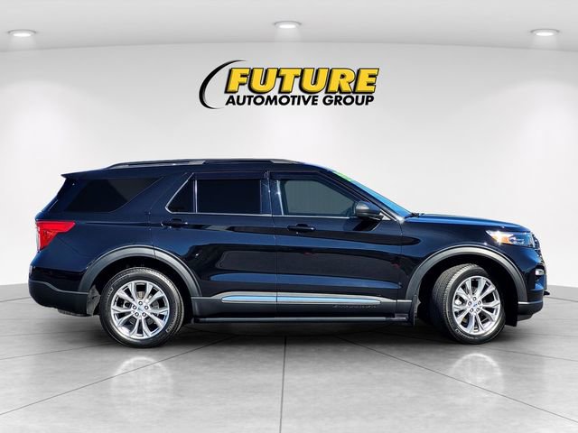 Certified 2023 Ford Explorer XLT w/ Equipment Group 202A AWD/4WD image 3