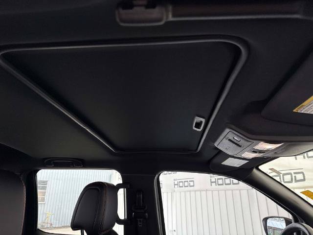 Used 2023 Nissan Frontier PRO-4X w/ Pro-4X Premium Package AWD/4WD image 14