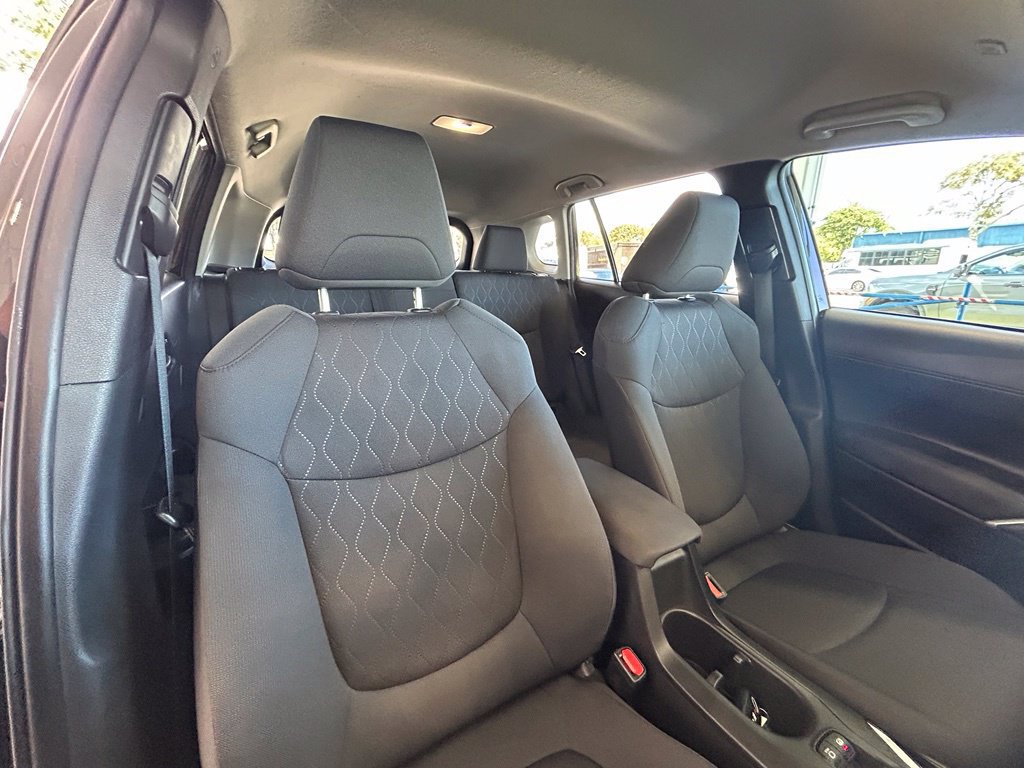 Used 2024 Toyota Corolla Cross LE FWD image 29