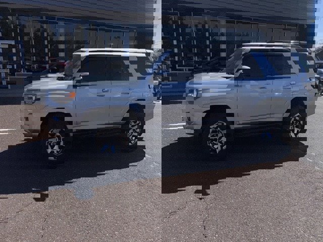 Used 2021 Toyota 4Runner TRD Off-Road image 3