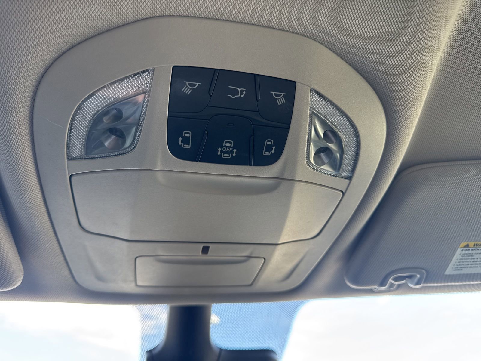 Used 2024 Chrysler Pacifica Touring-L image 34