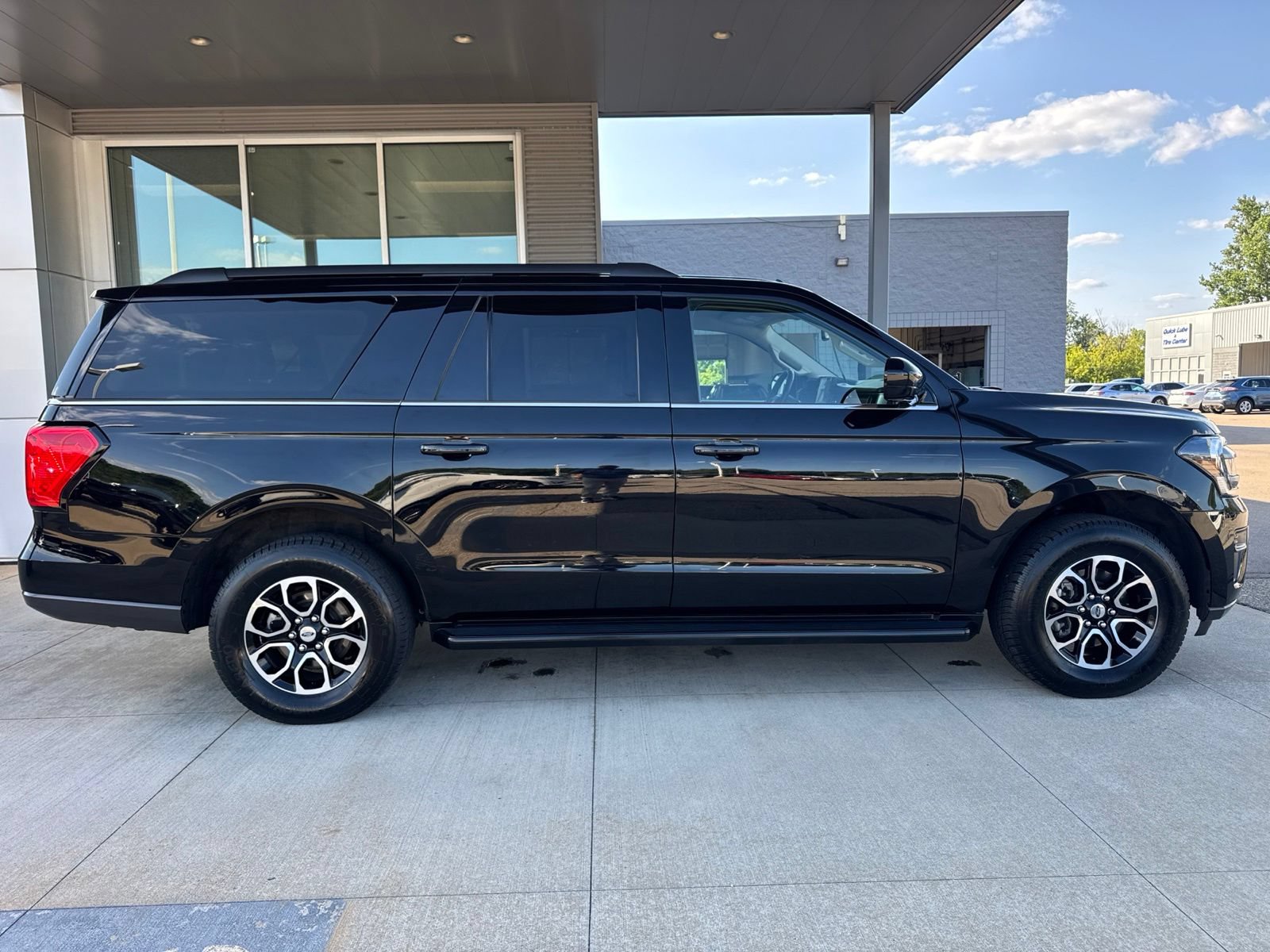 Certified 2023 Ford Expedition Max XLT AWD/4WD image 9
