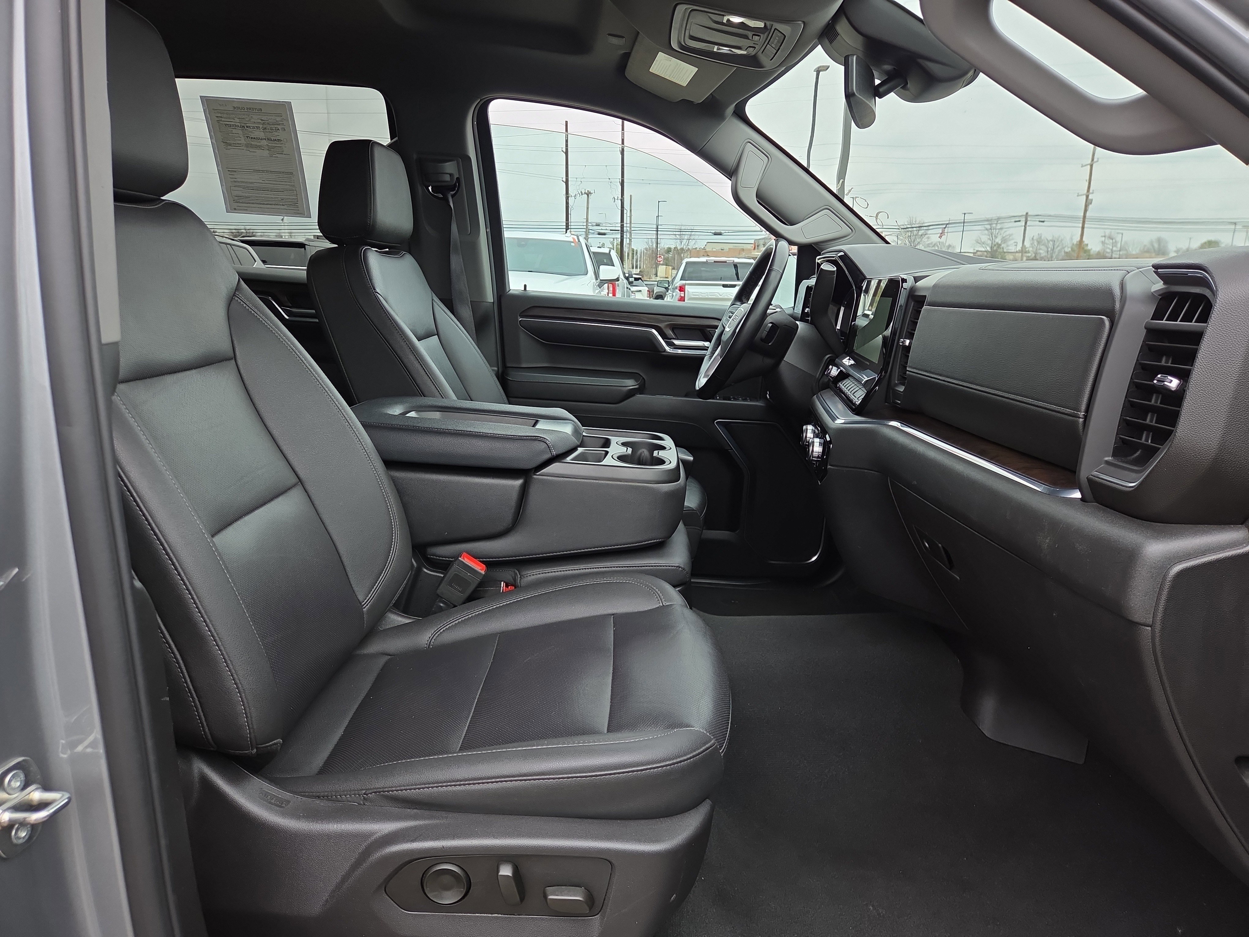 Used 2024 GMC Sierra 1500 SLT image 15