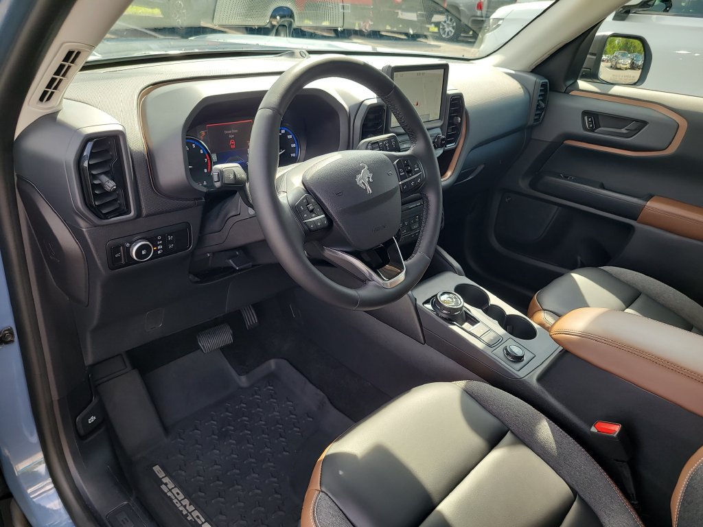 Certified 2024 Ford Bronco Sport Outer Banks w/ Tech Package AWD/4WD image 15