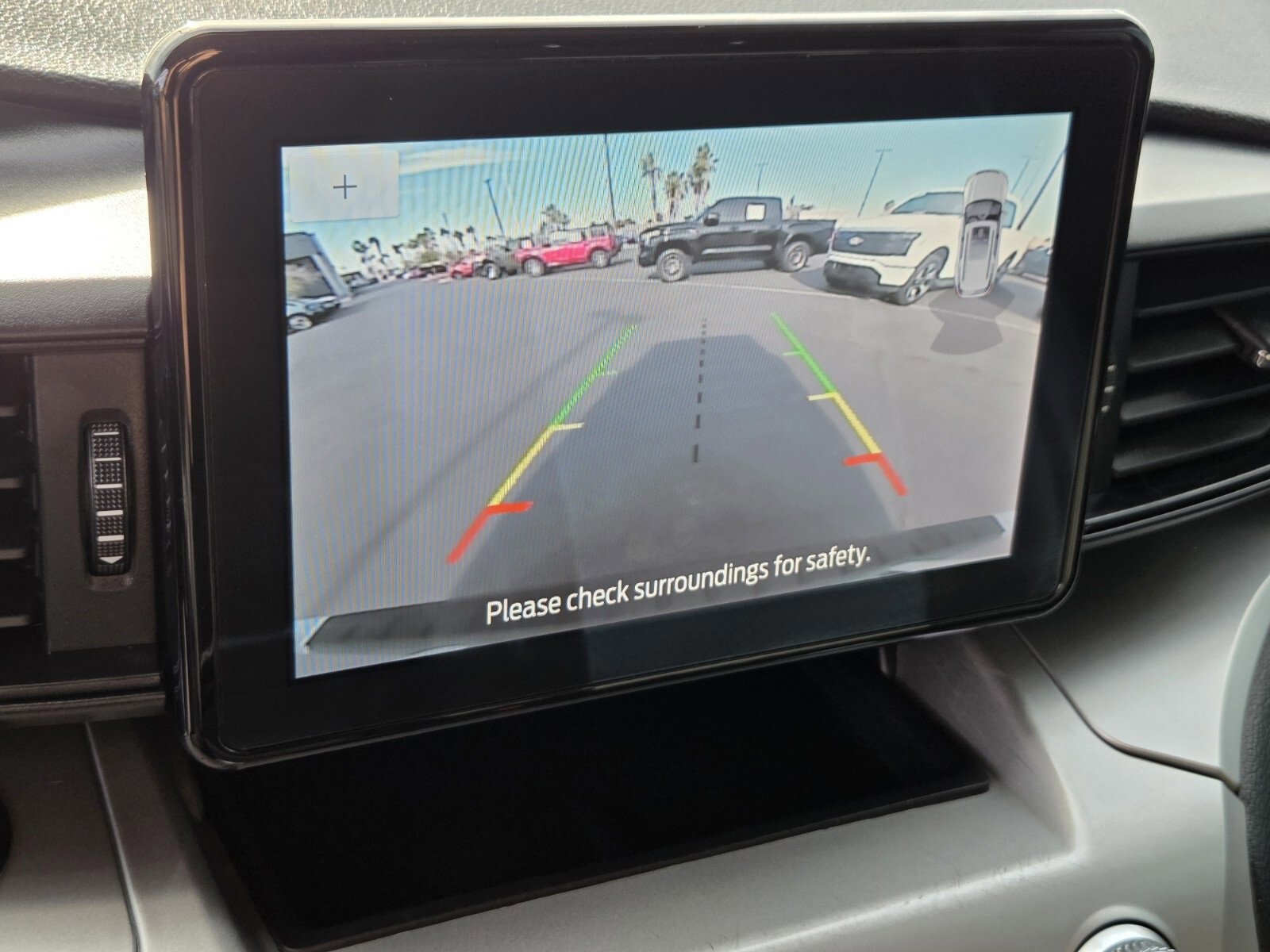 Certified 2022 Ford Explorer XLT image 22