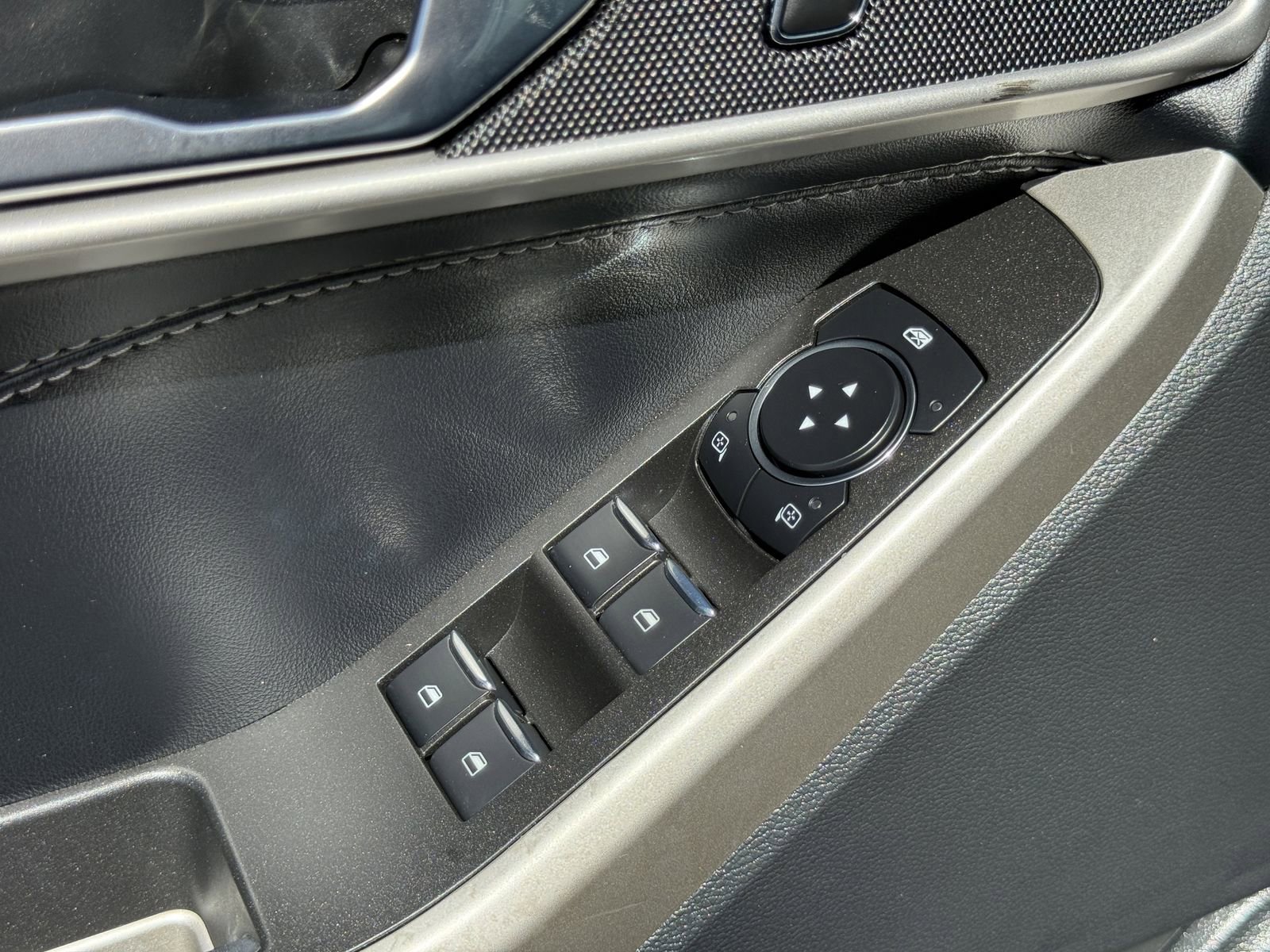 Certified 2023 Ford Explorer XLT RWD image 19
