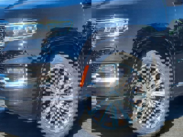 Used 2023 Jeep Grand Wagoneer 4WD image 4