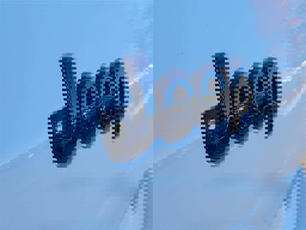 Used 2024 Jeep Grand Cherokee L Laredo image 4