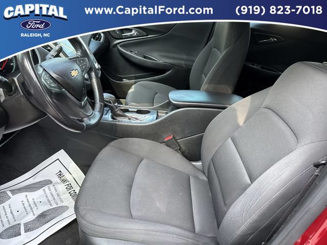 Used 2021 Chevrolet Malibu RS FWD image 19