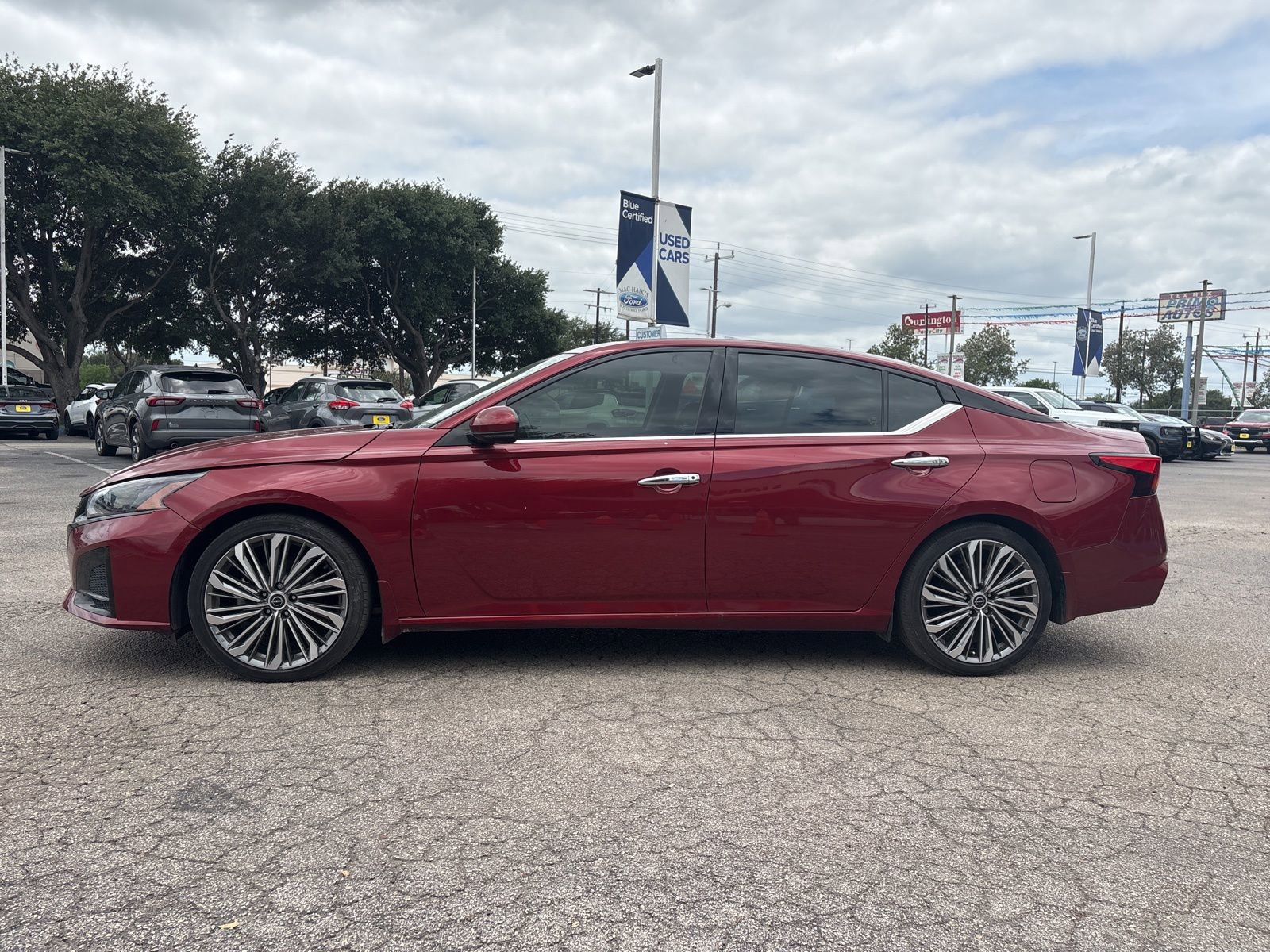 Used 2024 Nissan Altima 2.5 SL FWD image 7
