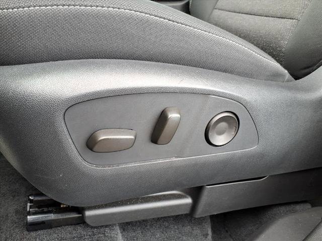 Used 2025 Chevrolet Traverse LT image 6