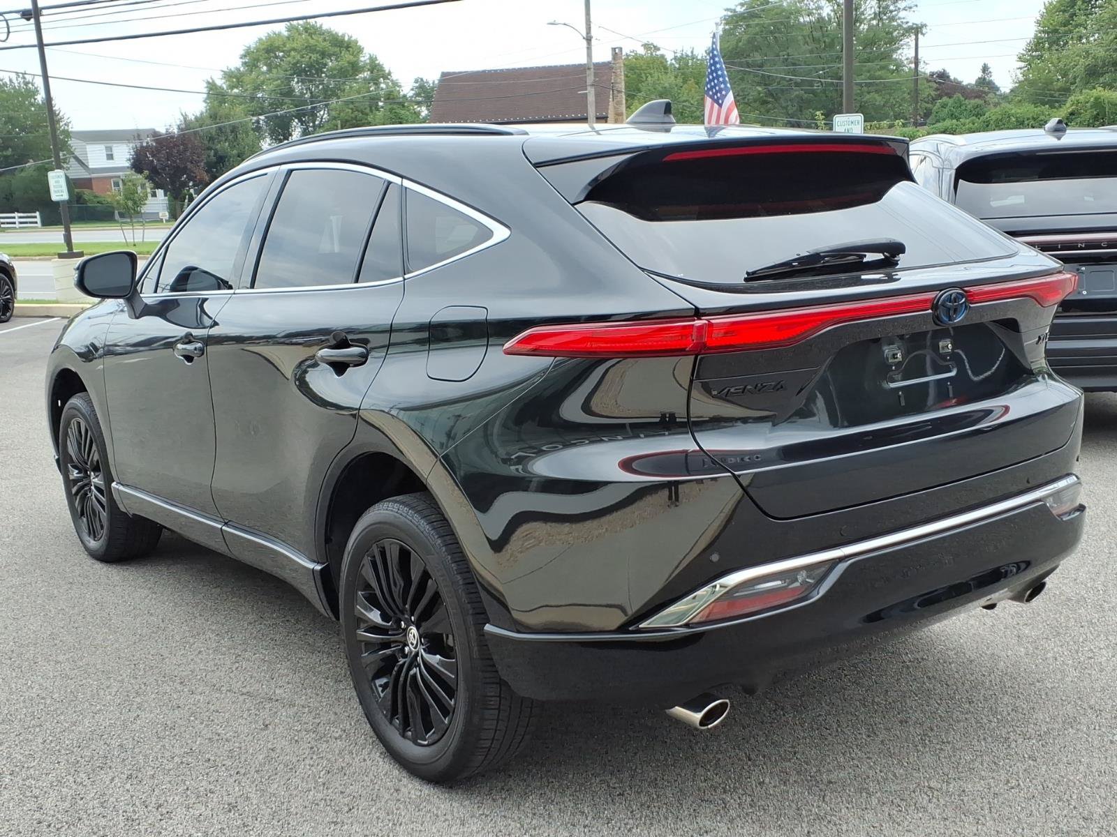 Used 2024 Toyota Venza Nightshade AWD/4WD image 6