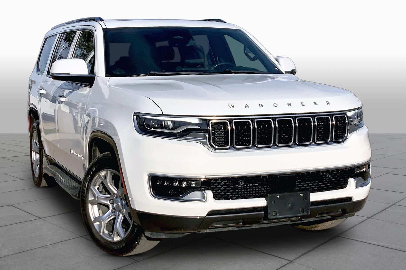 Used 2022 Jeep Wagoneer Series I w/ Premium Group I AWD/4WD image 3