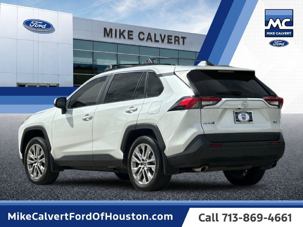 Used 2024 Toyota RAV4 XLE Premium FWD image 3
