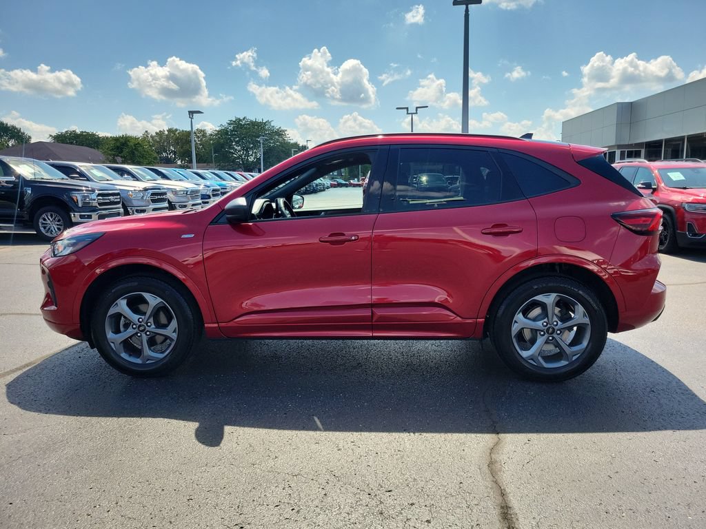 Certified 2023 Ford Escape ST-Line w/ Tech Pack #1 AWD/4WD image 7
