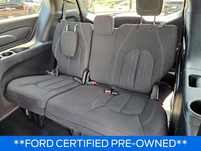 Used 2023 Chrysler Pacifica Touring FWD image 23