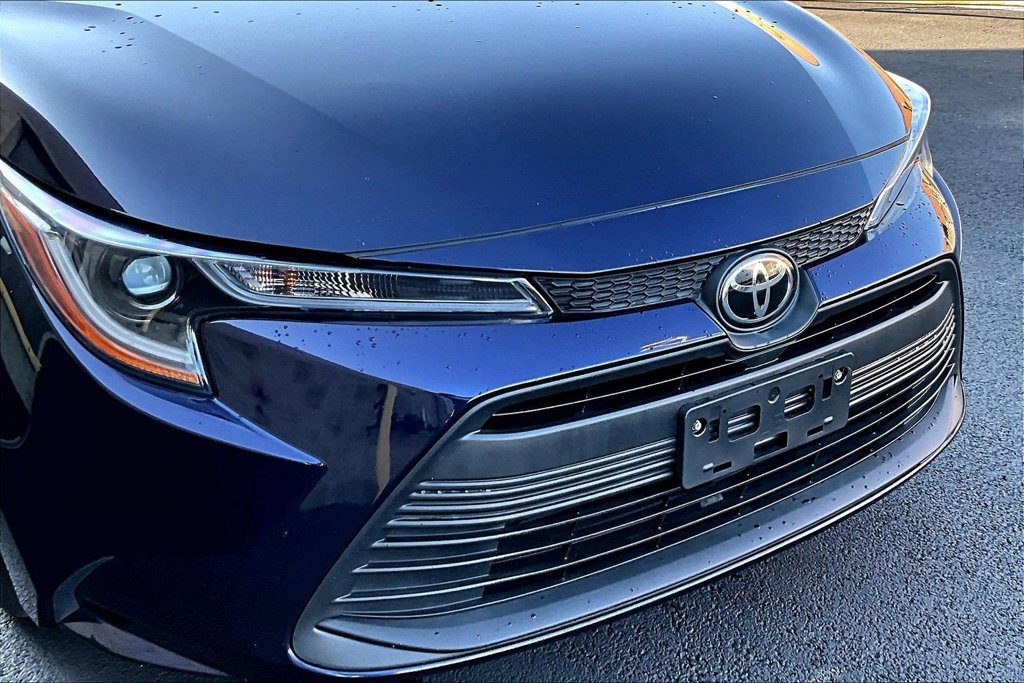 Used 2024 Toyota Corolla LE FWD image 29