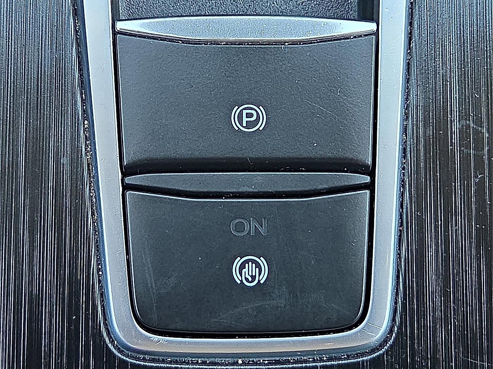 Certified 2024 Ford Escape SE w/ PHEV Premium Package image 18