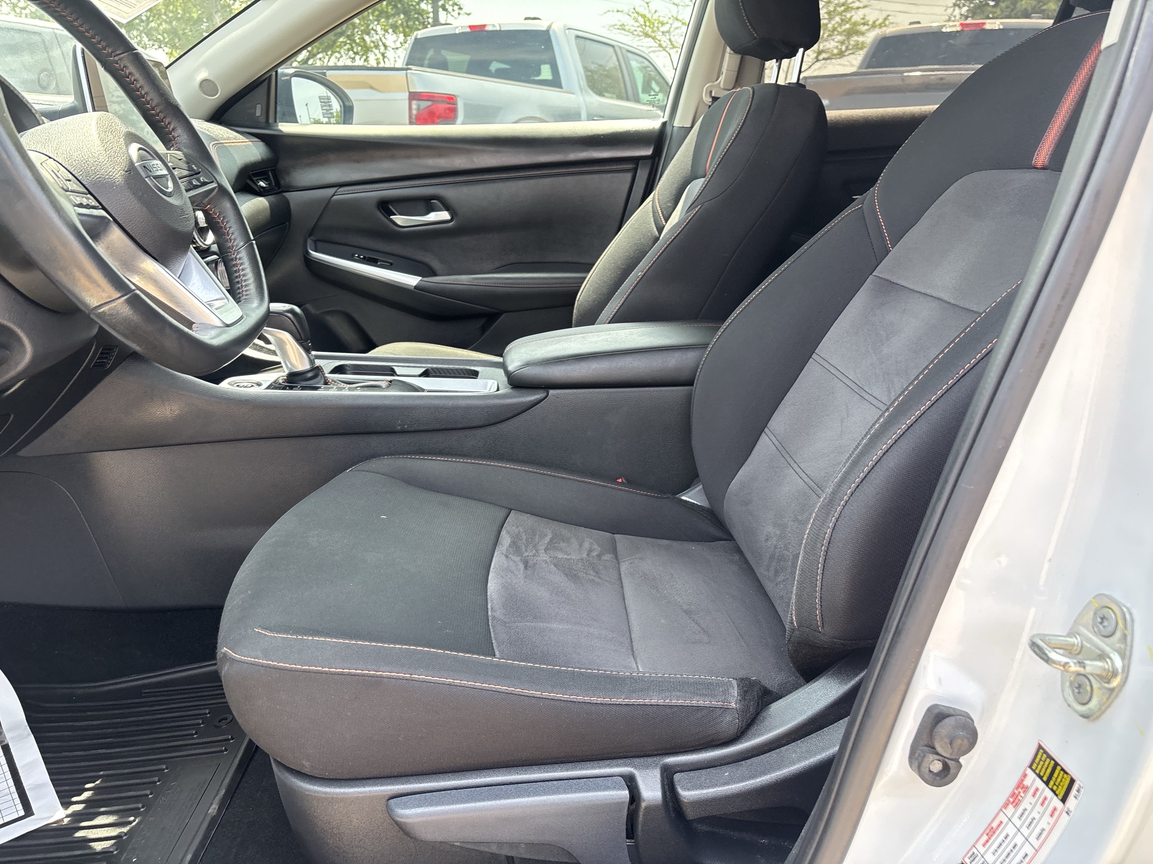 Used 2023 Nissan Sentra SR w/ Midnight Edition Package FWD image 10