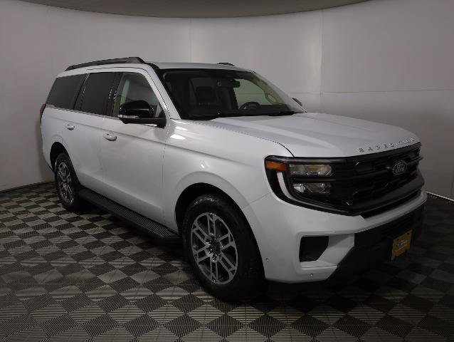 Certified 2025 Ford Expedition Active AWD/4WD image 5