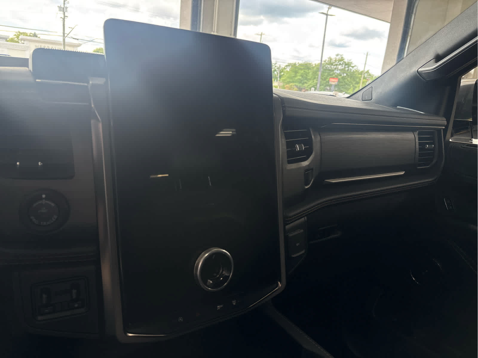 Certified 2024 Ford Expedition Platinum AWD/4WD image 23