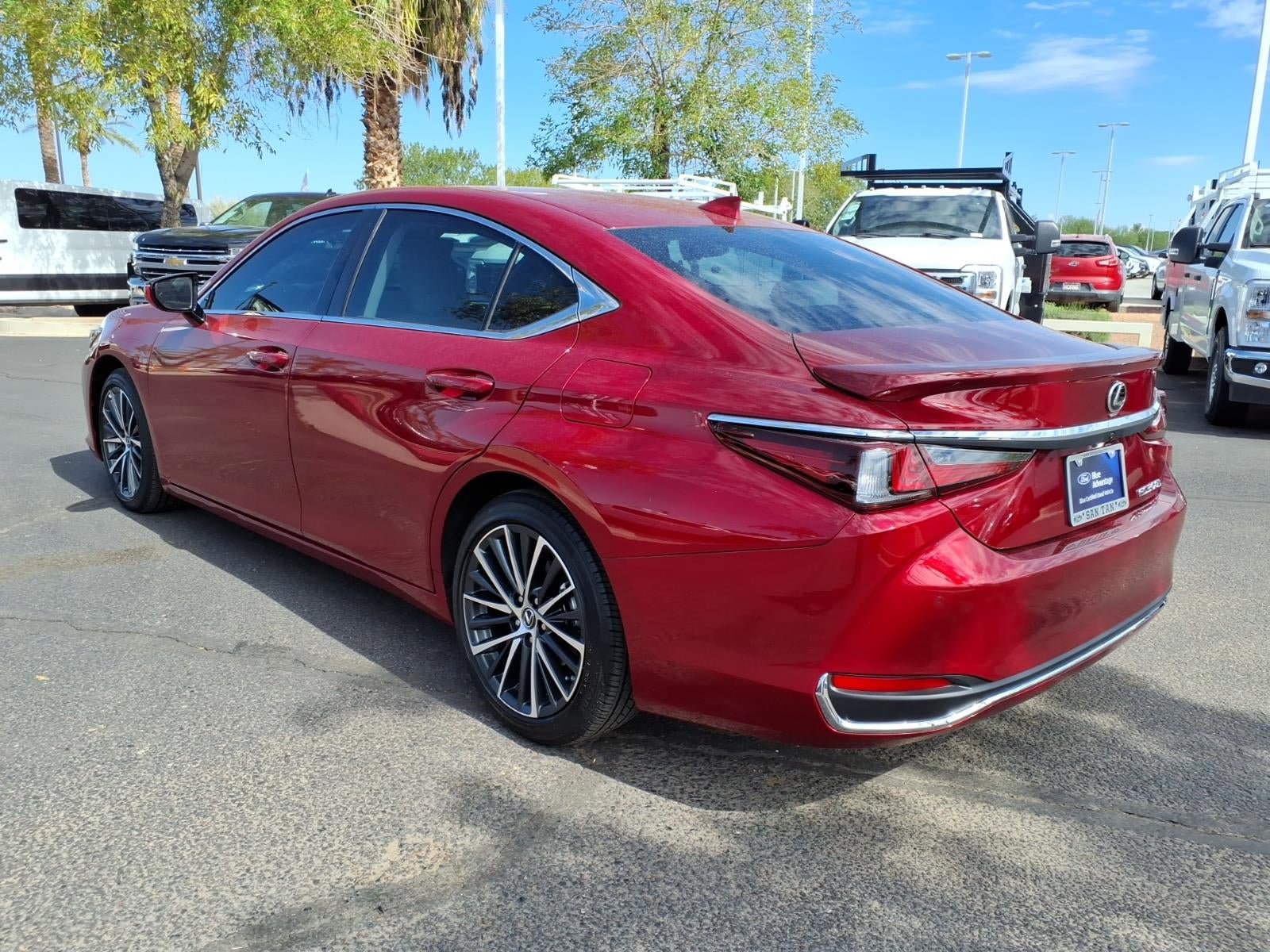 Used 2025 Lexus ES 300h w/ Premium Package FWD image 6