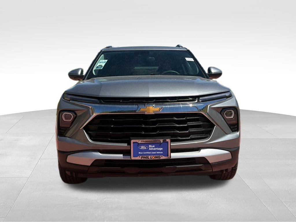 Used 2025 Chevrolet TrailBlazer LT AWD/4WD image 2