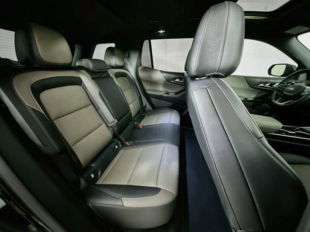 Used 2025 Chevrolet Equinox LT w/ Convenience Package II FWD image 32