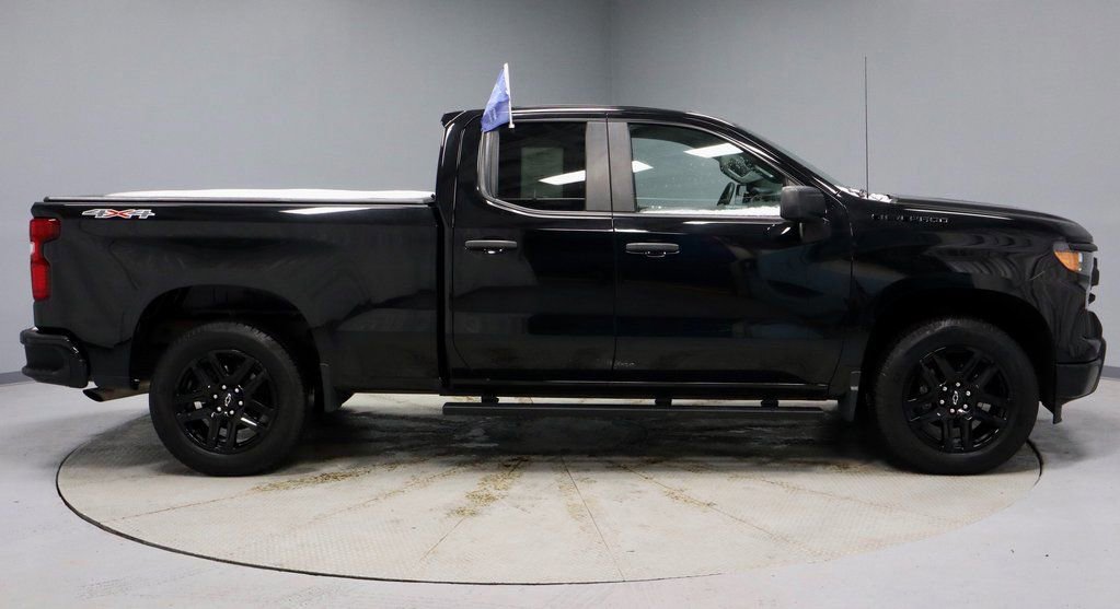 Used 2023 Chevrolet Silverado 1500 Custom w/ LPO, Dark Essentials Package image 6