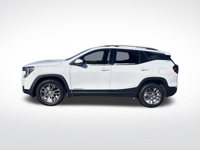 Used 2024 GMC Terrain SLT image 2