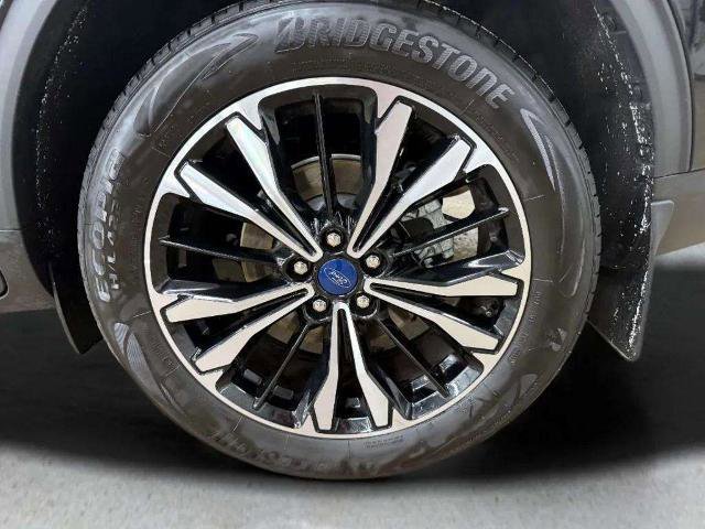 Certified 2022 Ford Escape SE w/ SE Sport Appearance Package image 24