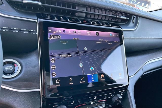 Used 2023 Jeep Grand Cherokee Limited w/ Black Appearance Package image 22