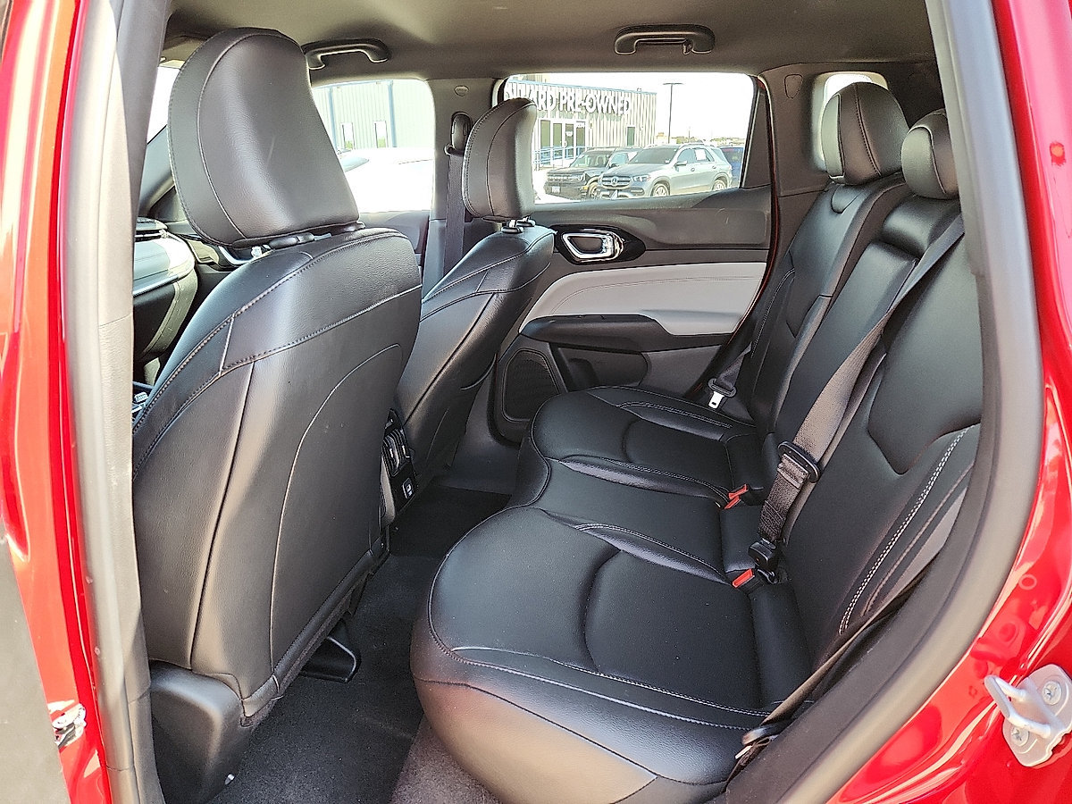 Used 2025 Jeep Compass Limited AWD/4WD image 13