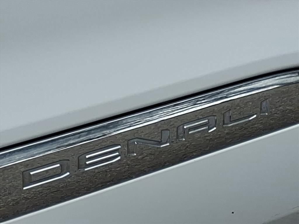Used 2023 GMC Acadia Denali image 6