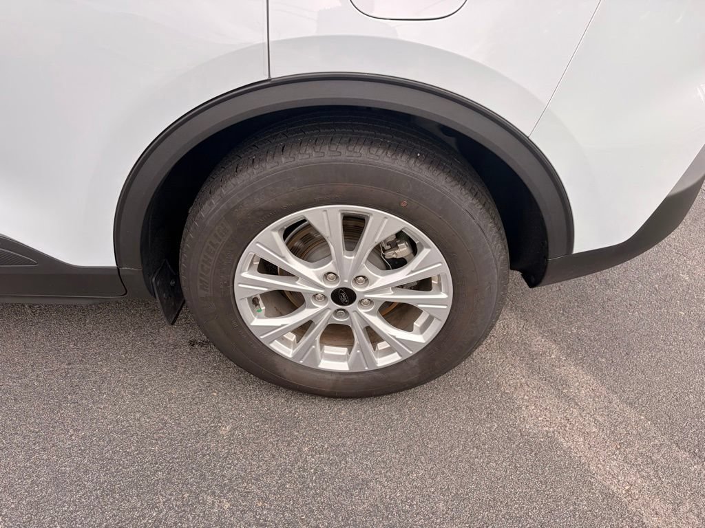Certified 2025 Ford Escape Active w/ Cold Weather Package FWD image 30