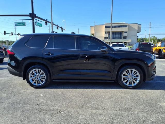 Used 2024 Toyota Grand Highlander Platinum image 2