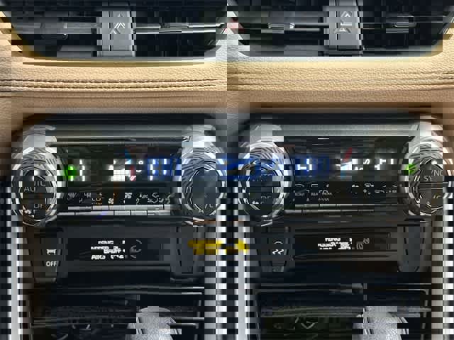 Used 2021 Toyota RAV4 LE image 12