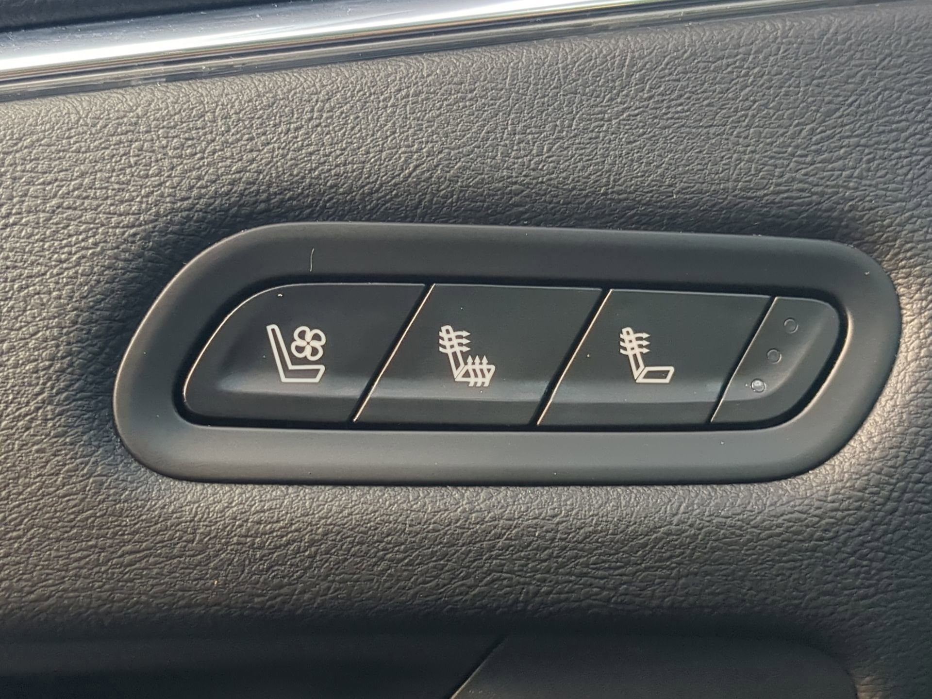 Used 2021 Cadillac Escalade ESV Premium Luxury AWD/4WD image 65