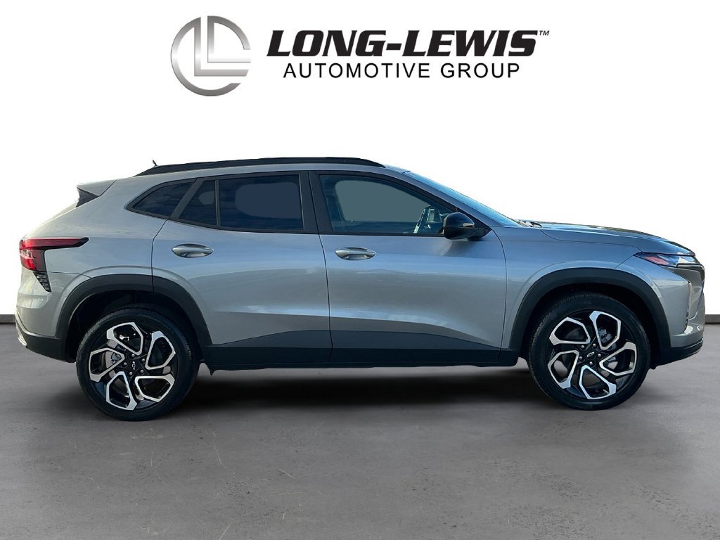Used 2024 Chevrolet Trax RS w/ Driver Confidence Package FWD image 8