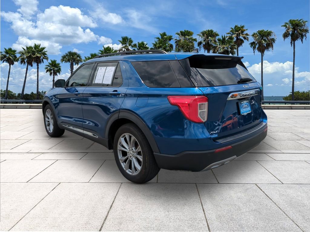 Certified 2022 Ford Explorer XLT w/ Equipment Group 202A RWD image 6