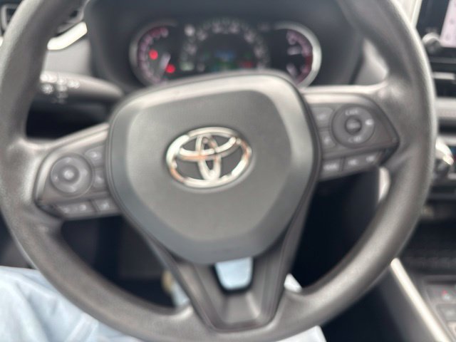 Used 2025 Toyota RAV4 XLE FWD image 17